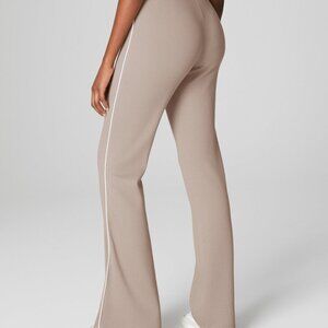New with tags Spanx Air Essentials Pique Flair Pant